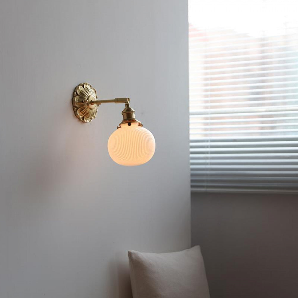 New French Style Vintage Vintage Brass Wall Lamp American Style Bedside Away Entrance Bedroom Mirror Front Makeup Table Lamp