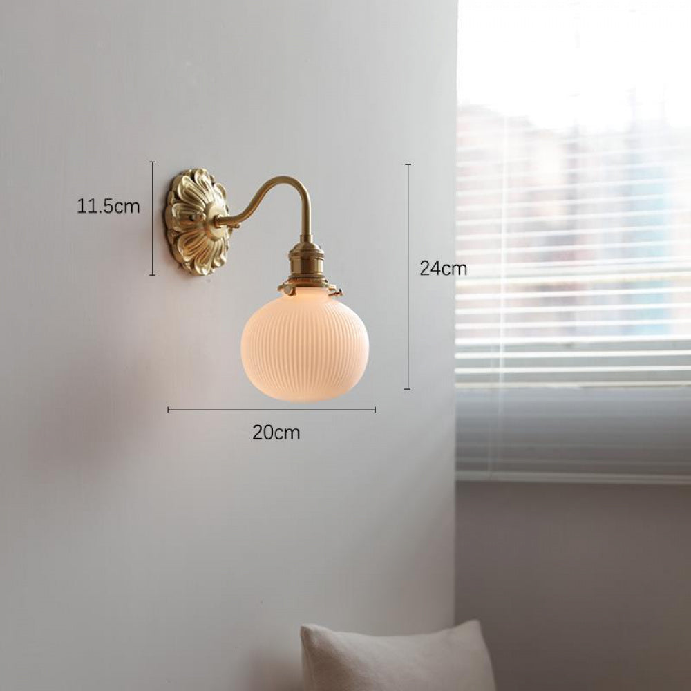 New French Style Vintage Vintage Brass Wall Lamp American Style Bedside Away Entrance Bedroom Mirror Front Makeup Table Lamp
