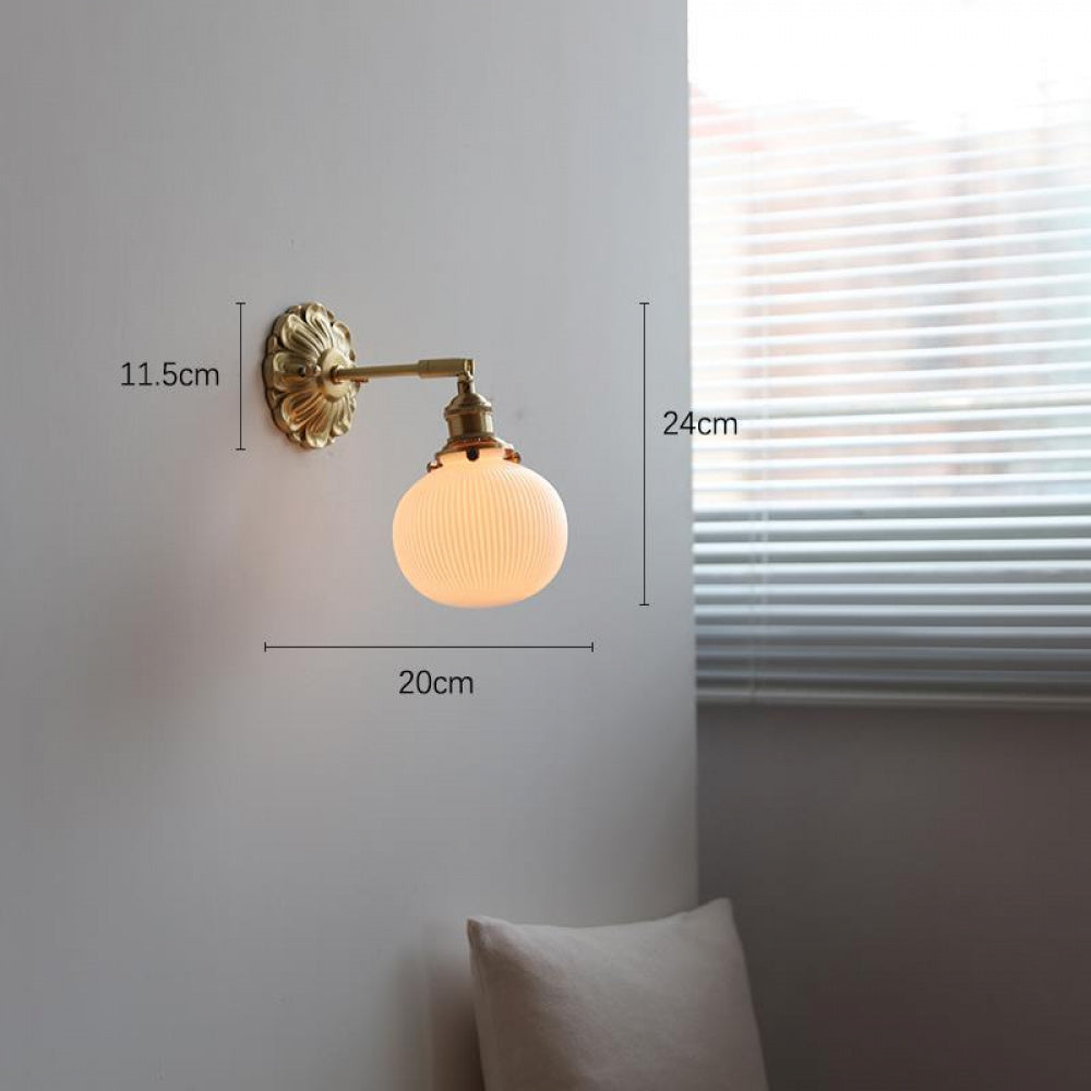 New French Style Vintage Vintage Brass Wall Lamp American Style Bedside Away Entrance Bedroom Mirror Front Makeup Table Lamp